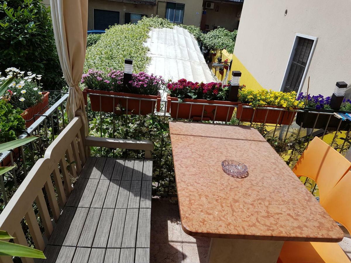 Dora Baltea Monolocale Primo Piano Mansarda Secondo Piano Верона Экстерьер фото